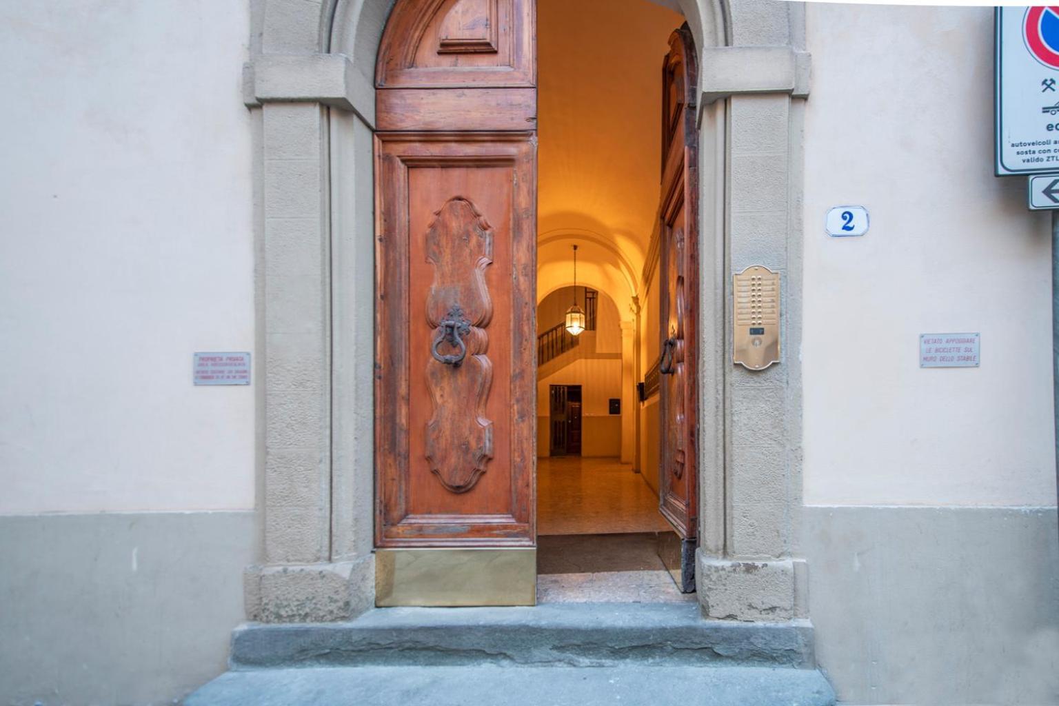 Mamo Florence - Peruzzi Luxury Apartment ภายนอก รูปภาพ